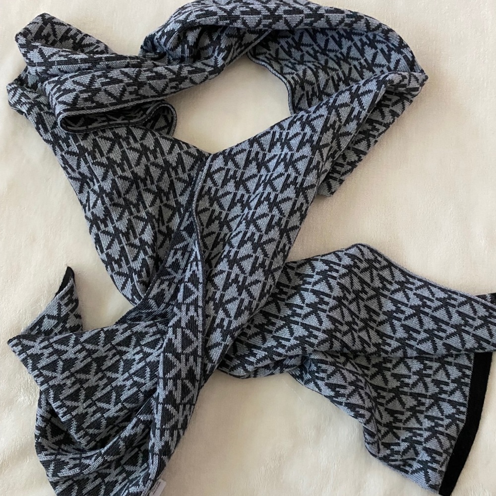 Micheal Kors Scarf